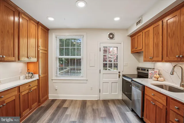 a view of front door with hallway