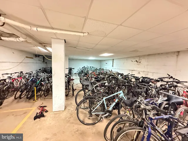 $349,900 | 1415 South Edgewood Street, Unit 463, Arlington, VA 22204