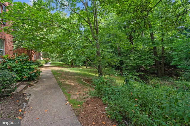 $349,900 | 1415 South Edgewood Street, Unit 463, Arlington, VA 22204