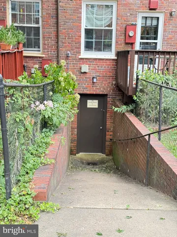 $349,900 | 1415 South Edgewood Street, Unit 463, Arlington, VA 22204