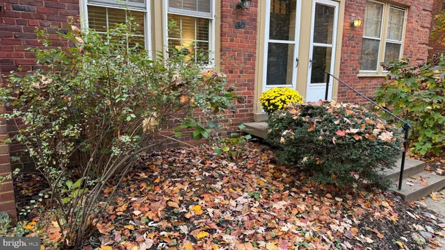 $339,900 | 1415 South Edgewood Street, Unit 463, Arlington, VA 22204