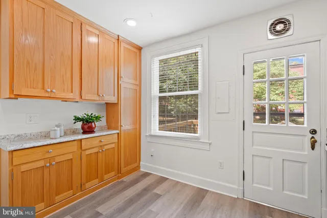 $349,900 | 1415 South Edgewood Street, Unit 463, Arlington, VA 22204