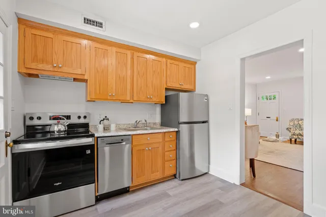 $349,900 | 1415 South Edgewood Street, Unit 463, Arlington, VA 22204