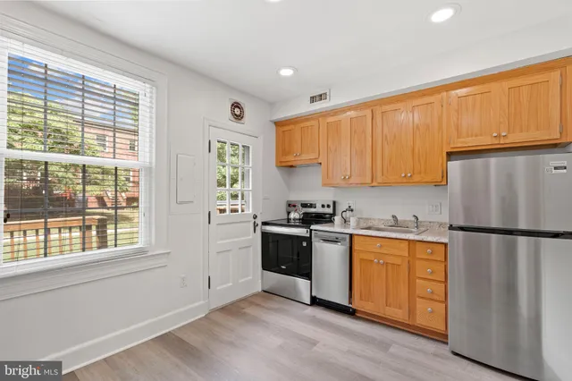 $349,900 | 1415 South Edgewood Street, Unit 463, Arlington, VA 22204