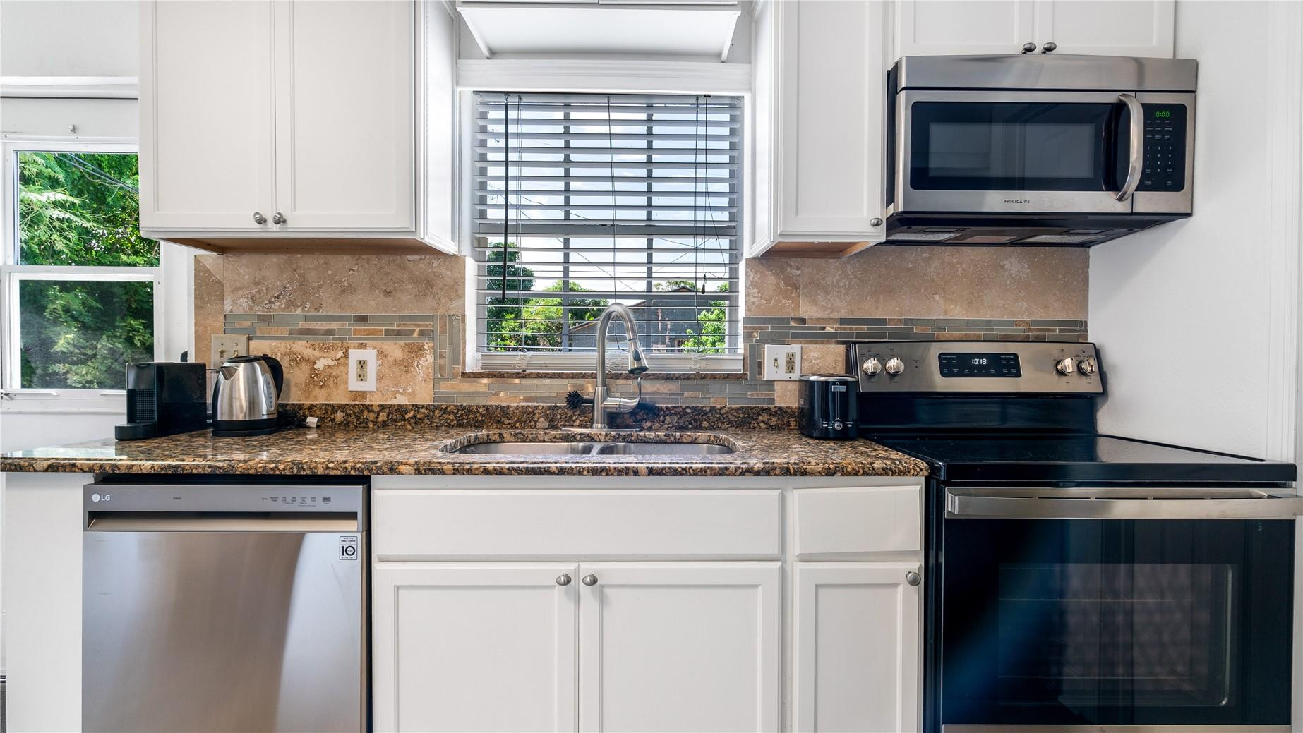 516 Puritan Road West Palm Beach, FL 33405 - Photo 13 of 37 Photo 13