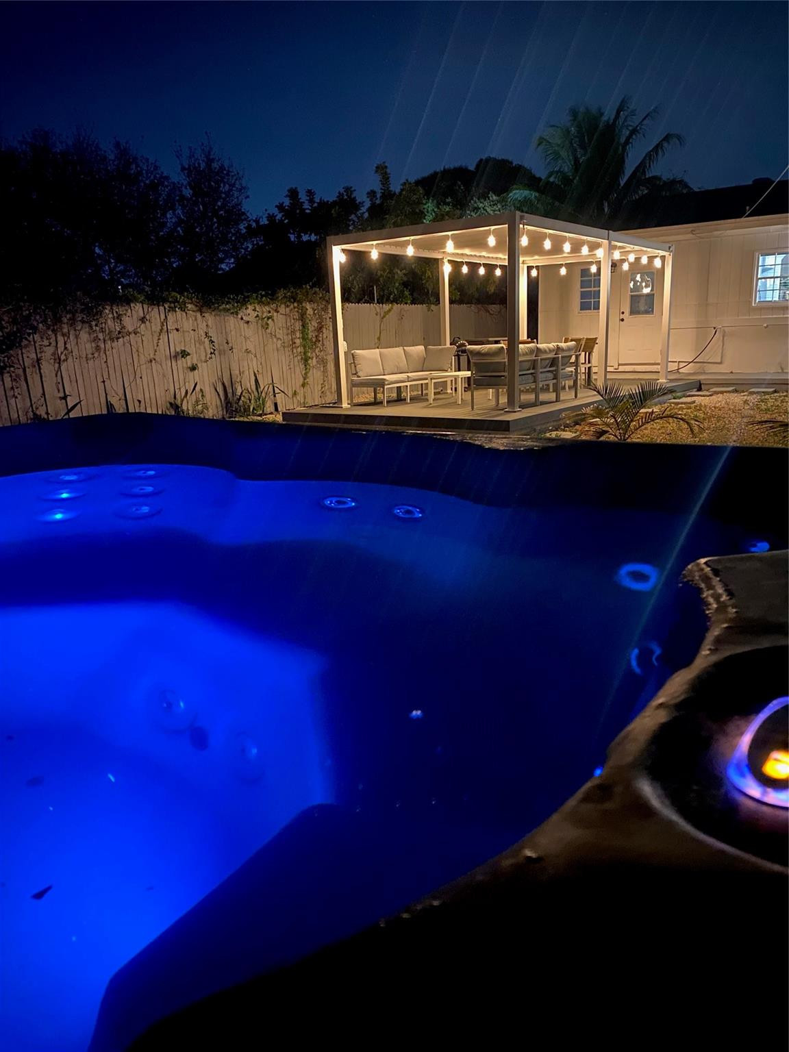 516 Puritan Road West Palm Beach, FL 33405 - Photo 5 of 37 Hot Tub