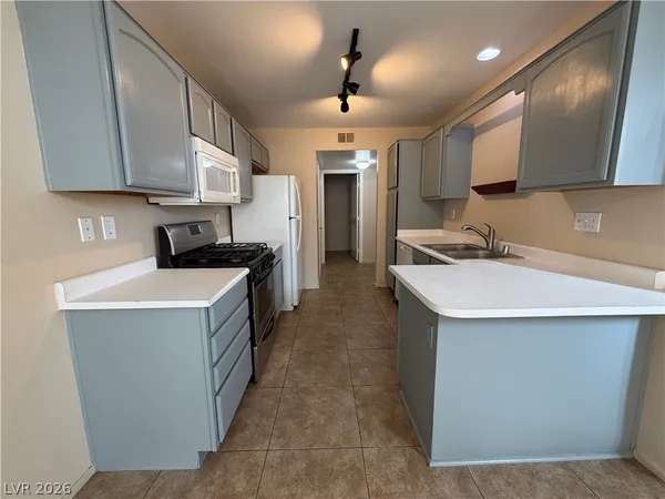 $2,000 | 445 Coral Sea Street, Henderson, NV 89074