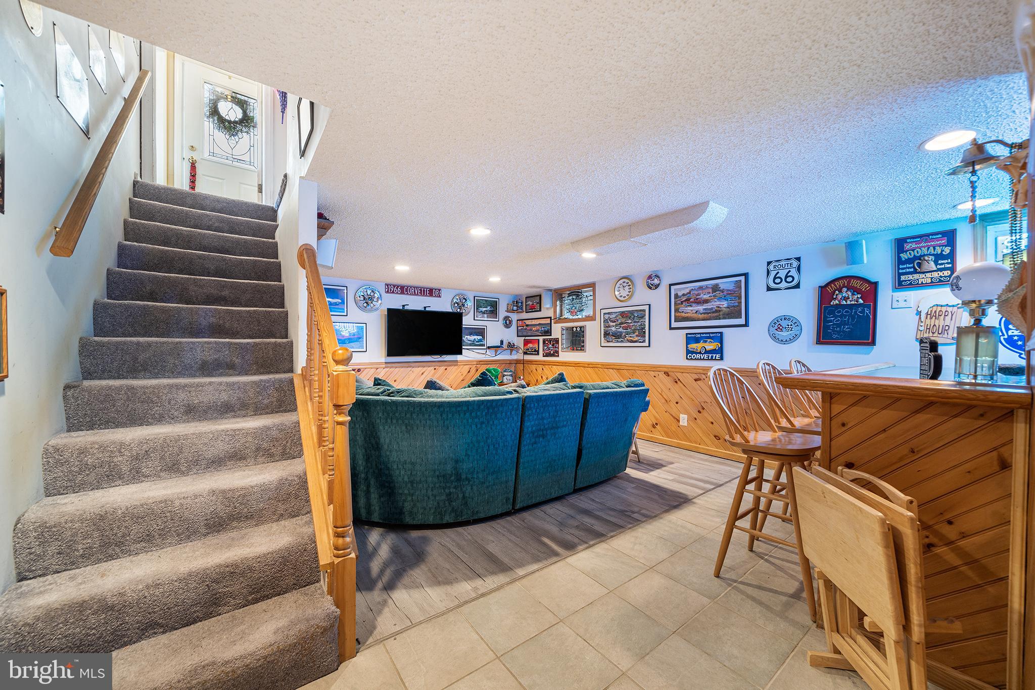 310 Manor Circle Folsom, PA 19033 - Photo 22 of 31 a view of living room kitchen and dining room
