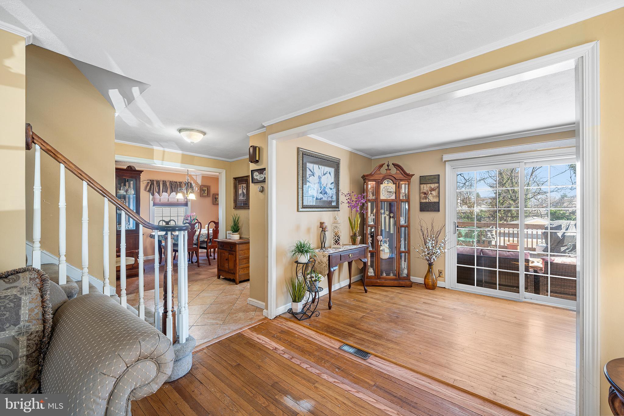 310 Manor Circle Folsom, PA 19033 - Photo 8 of 31 a view of a livingroom with furniture and staircase