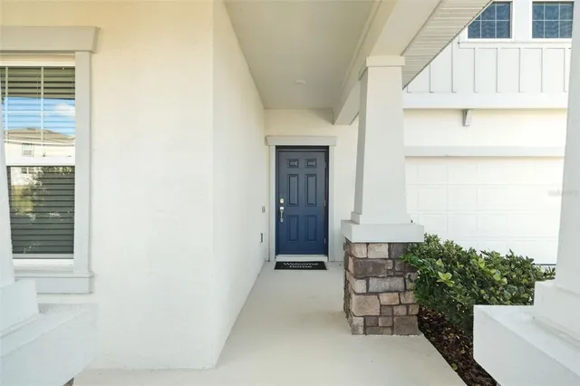 a view of livingroom with furniture