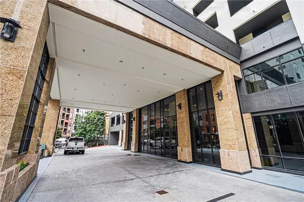 $375,000 | 3481 Lakeside Drive Northeast, Unit 2207, Atlanta, GA 30326