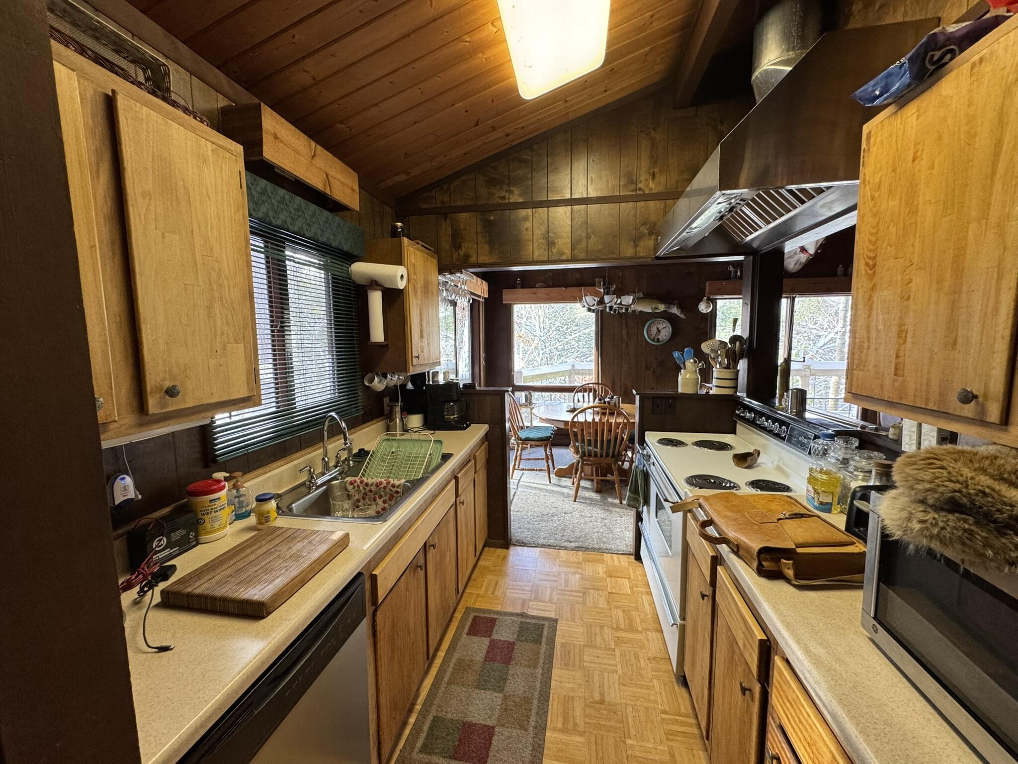 9463 East Pomeroy Springs Road Manistee, MI 49660 - Photo 8 of 41 IMG_7270