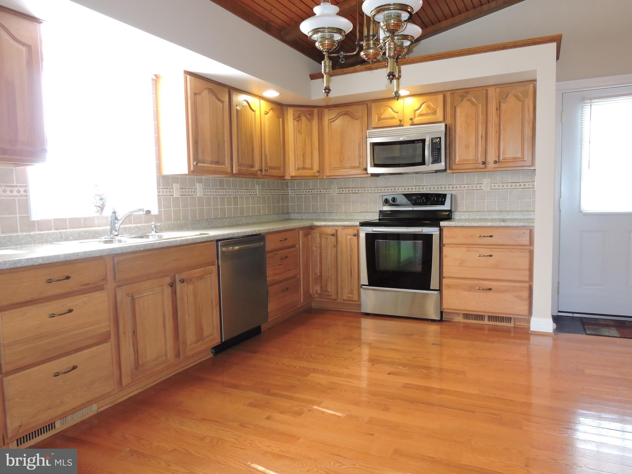 7609 Spruce Road Baltimore, MD 21222 - Photo 10 of 40