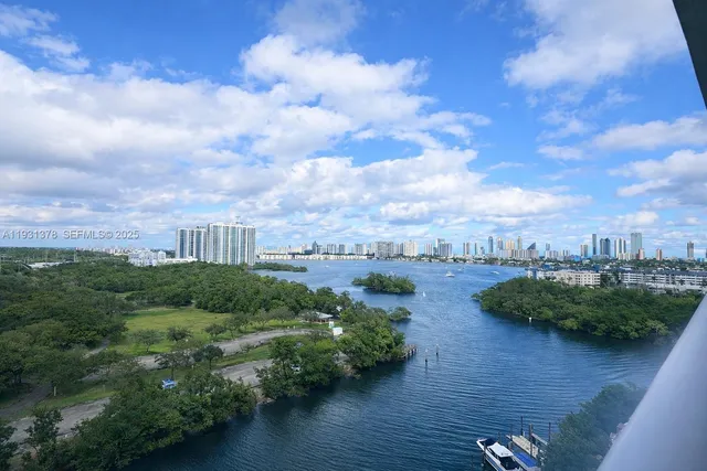 $510,000 | 16385 Biscayne Boulevard, Unit 1102, North Miami Beach, FL 33160