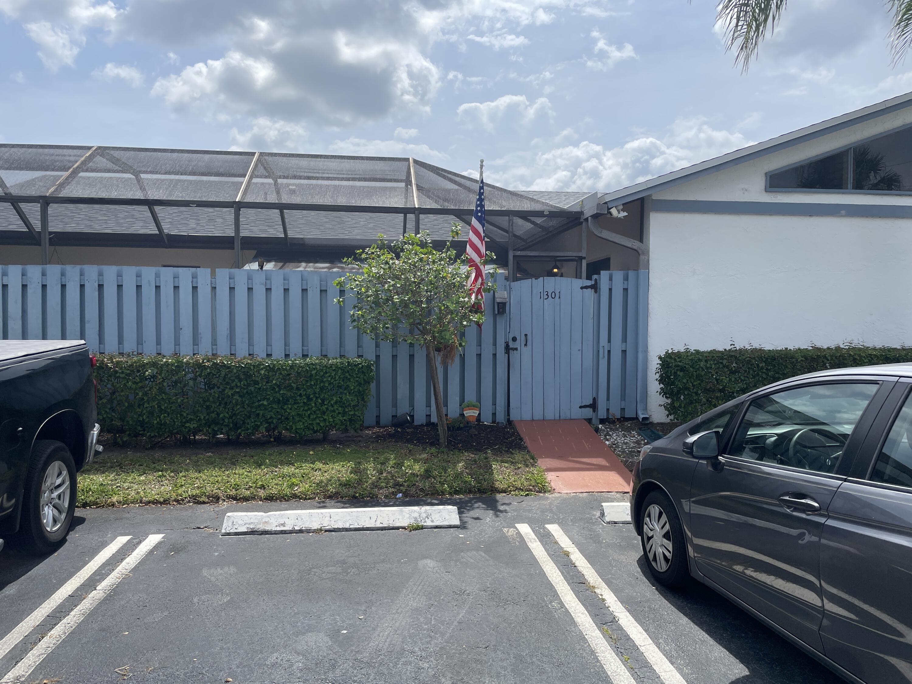 1301 Timberlane Circle Greenacres, FL 33463 - Photo 2 of 34 IMG_9472