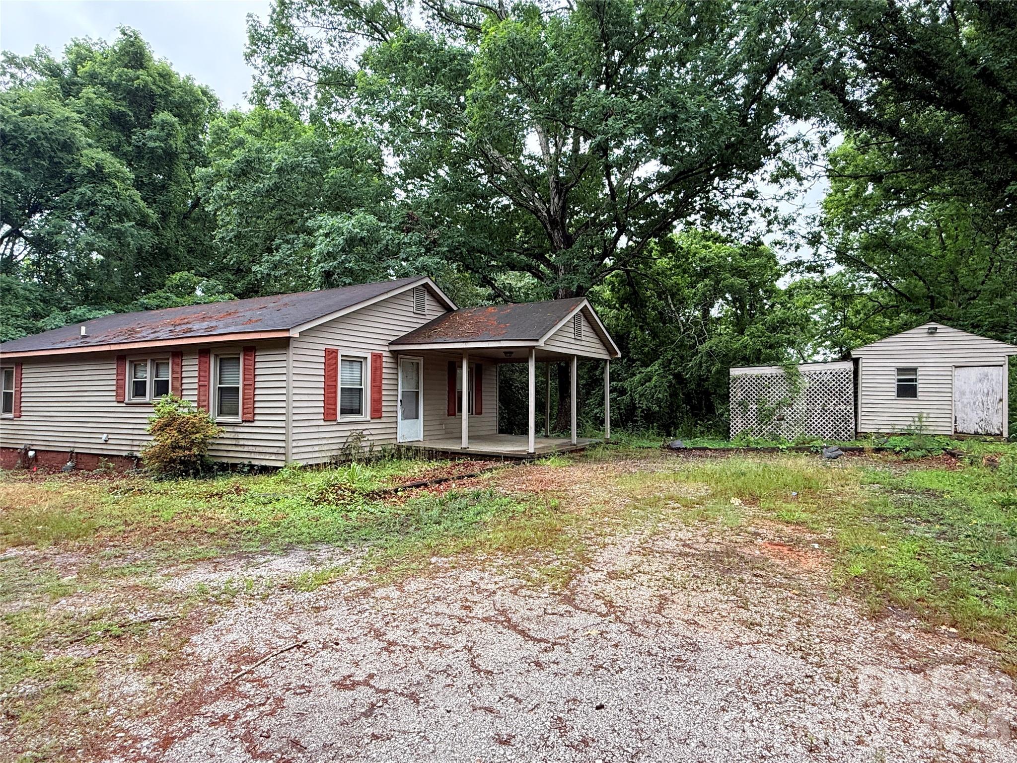 121 Travis Lane Lancaster, SC 29720 - Photo 2 of 5