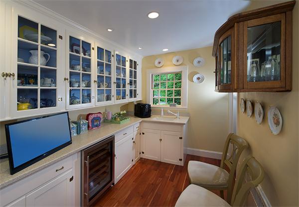 21 Albion Road Wellesley, MA 02481 - Photo 5 of 26