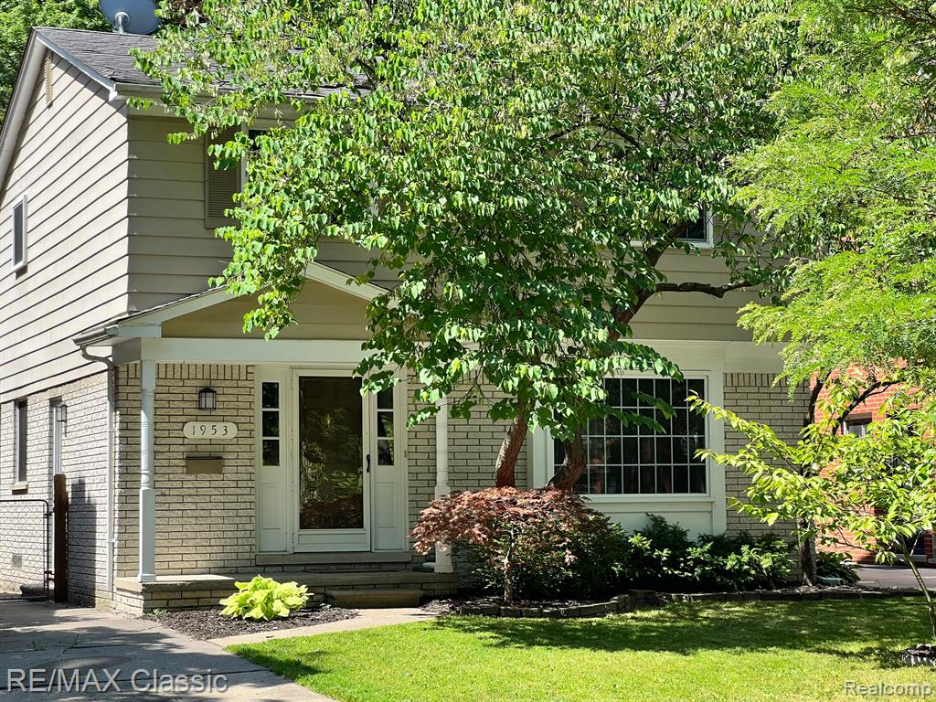 1953 Broadstone Road Grosse Pointe Woods, MI 48236 - Photo 42 of 43