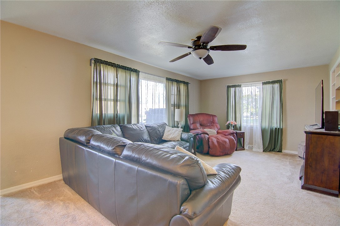 3645 East Fulton Avenue Decatur, IL 62521 - Photo 5 of 28