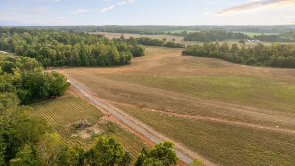 $325,000 | 7 Sturgeon Creek Road, Cedar Hill, TN 37032