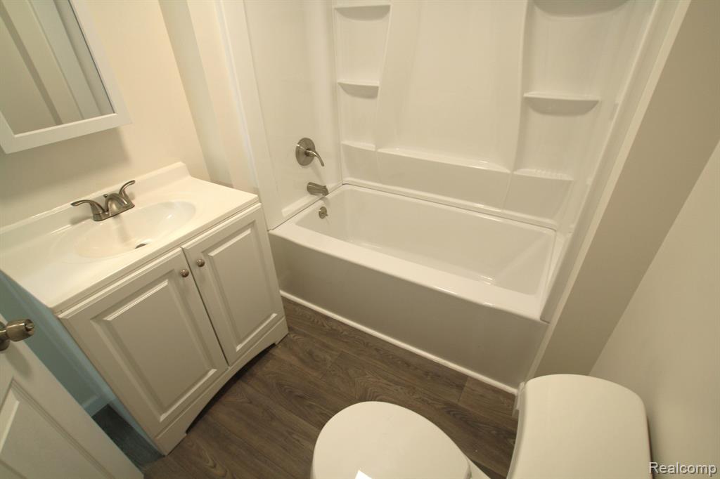 1106 West Judd Road Flint, MI 48507 - Photo 10 of 17