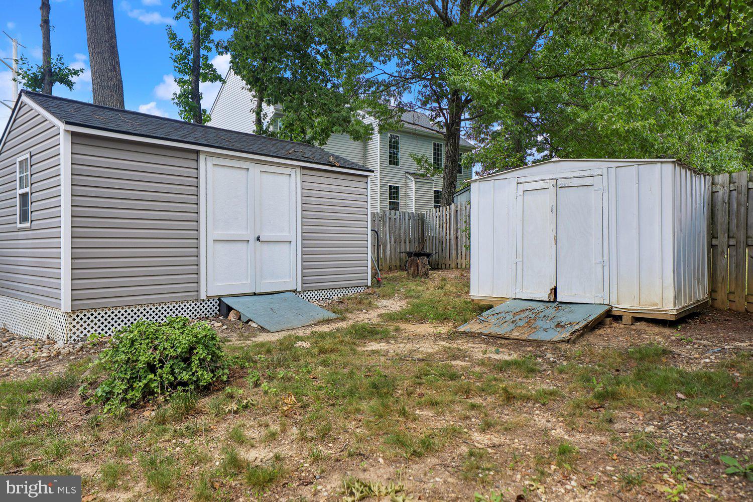 15764 Beau Ridge Drive Woodbridge, VA 22193 - Photo 46 of 58 a backyard of a house