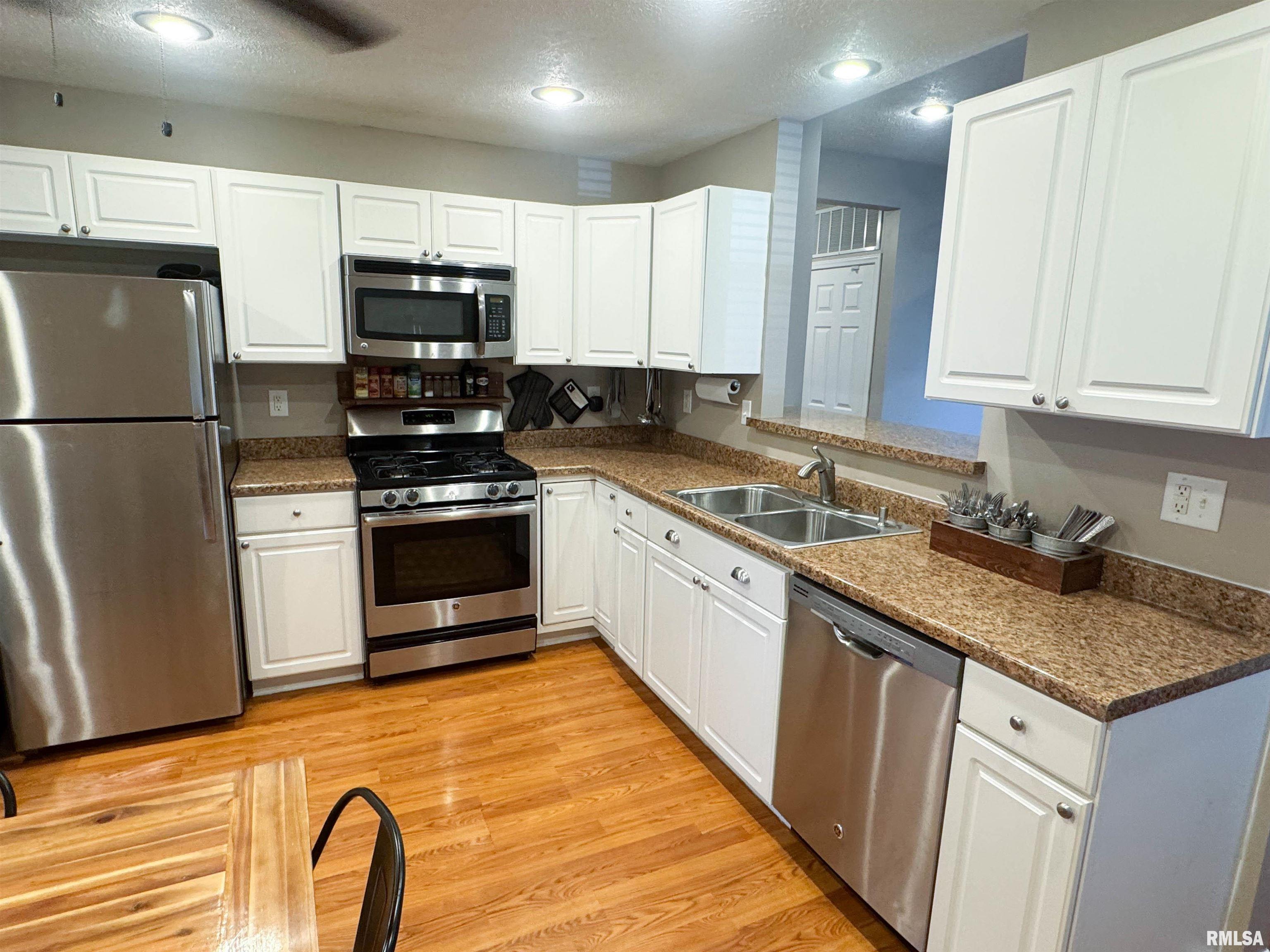 311 South Locust Street Jonesboro, IL 62952 - Photo 12 of 33