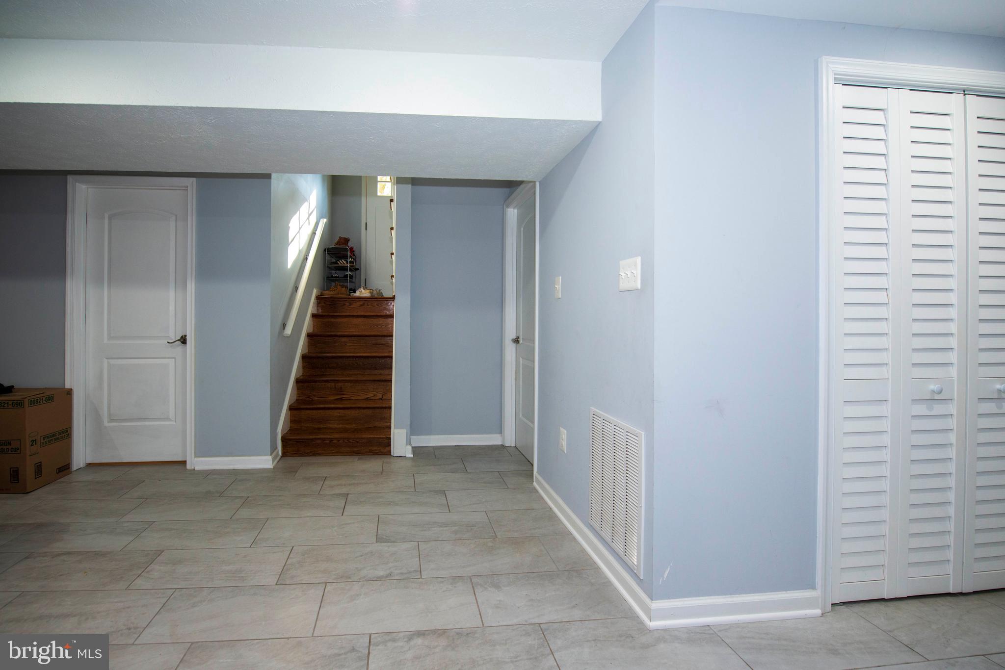 202 Rolling Road Gaithersburg, MD 20877 - Photo 22 of 29 Gallery Image 22