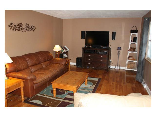 7486 Refugee Road Southwest Pataskala, OH 43062 - Photo 3 of 21