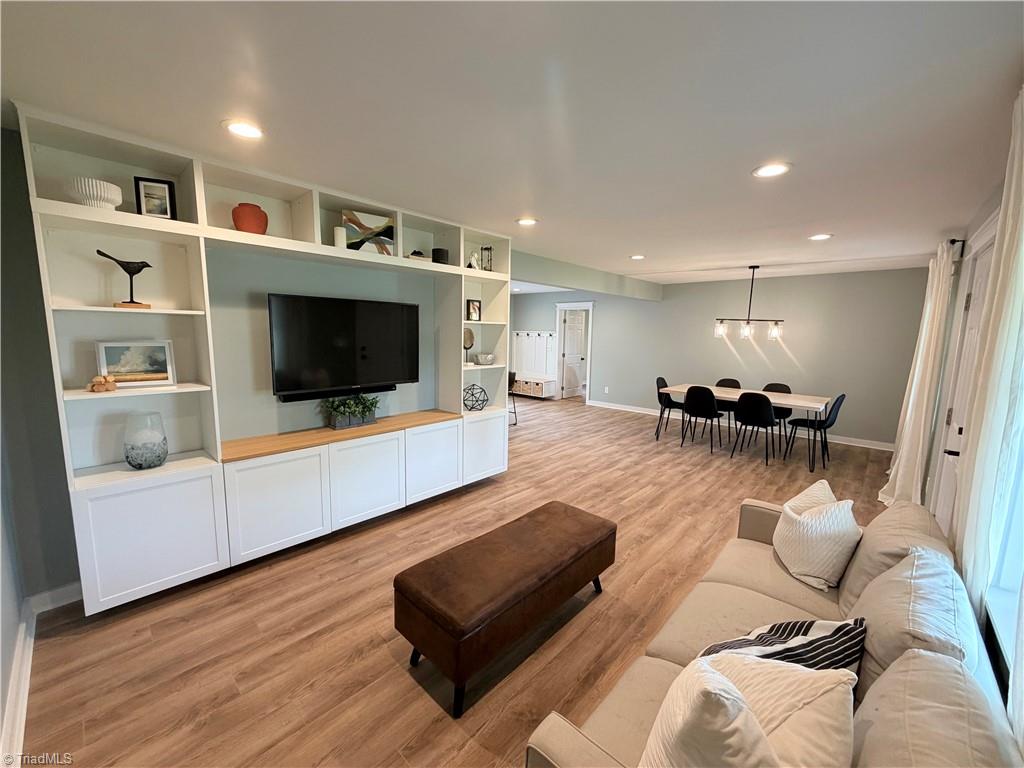 192 Shoals Road Pinnacle, NC 27043 - Photo 4 of 34 Living Room