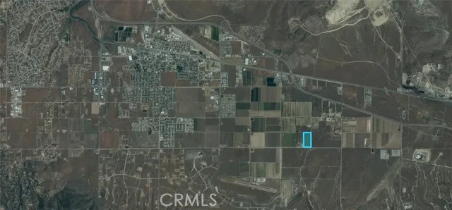 8 Highline Tehachapi, CA 93561 - Photo 12 of 18 a bathroom with a shower