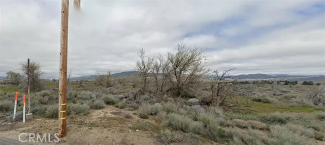 8 Highline Tehachapi, CA 93561 - Photo 8 of 18 a view of a dry yard