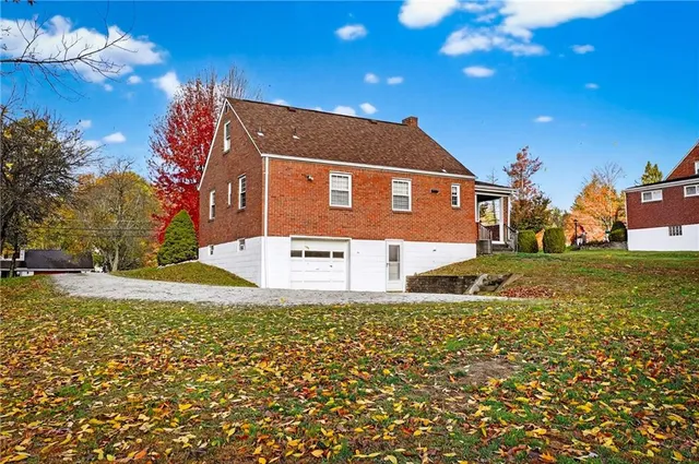 a house view with a outdoor space