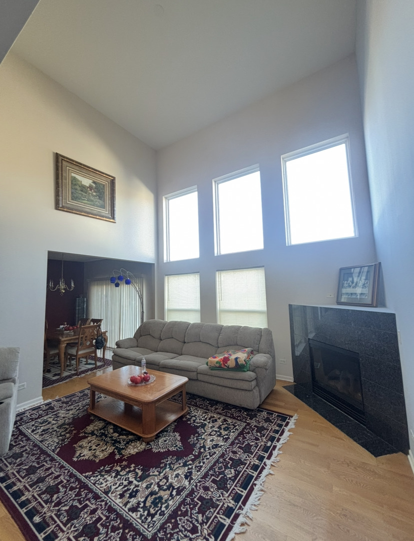 354 Aaron Lane Bolingbrook, IL 60440 - Photo 3 of 17