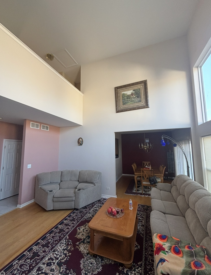 354 Aaron Lane Bolingbrook, IL 60440 - Photo 4 of 17