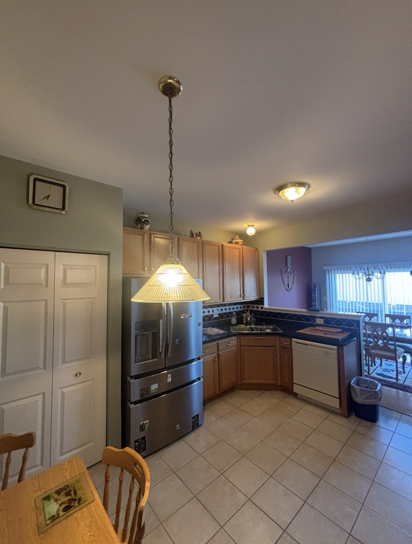 354 Aaron Lane Bolingbrook, IL 60440 - Photo 6 of 17