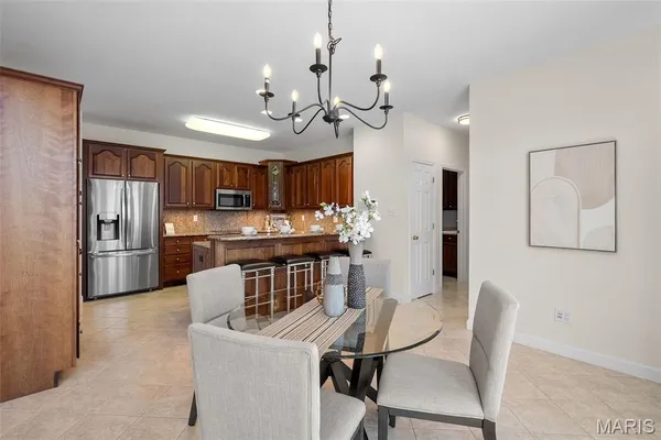 $800,000 | 9583 East Vista Drive, Hillsboro, MO 63050