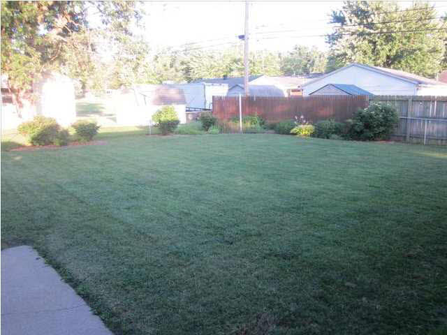 308 West Mill Road Evansville, IN 47710 - Photo 2 of 14 Gallery Image 2