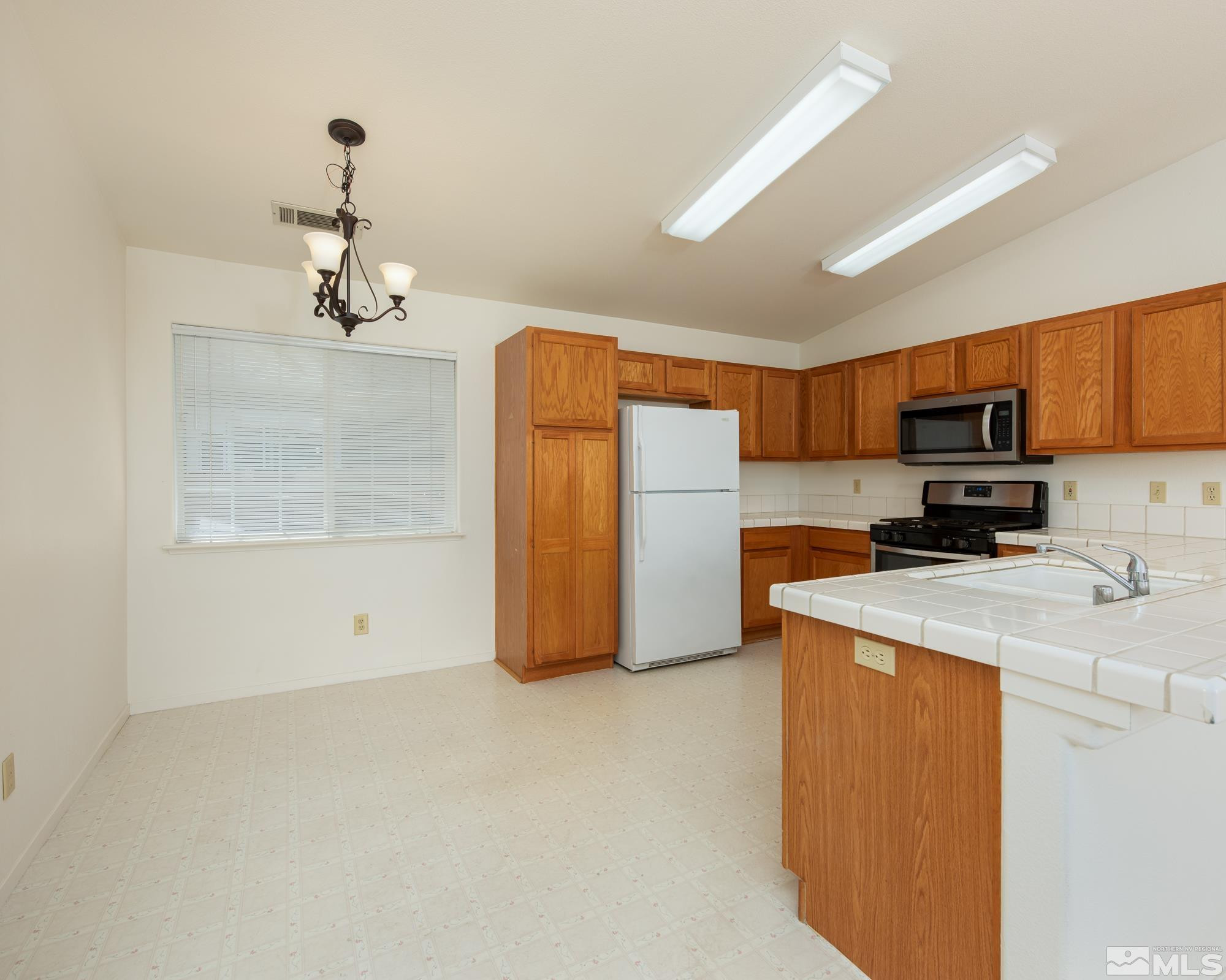 1175 White Oak Loop Minden, NV 89423 - Photo 4 of 27 Photo 4