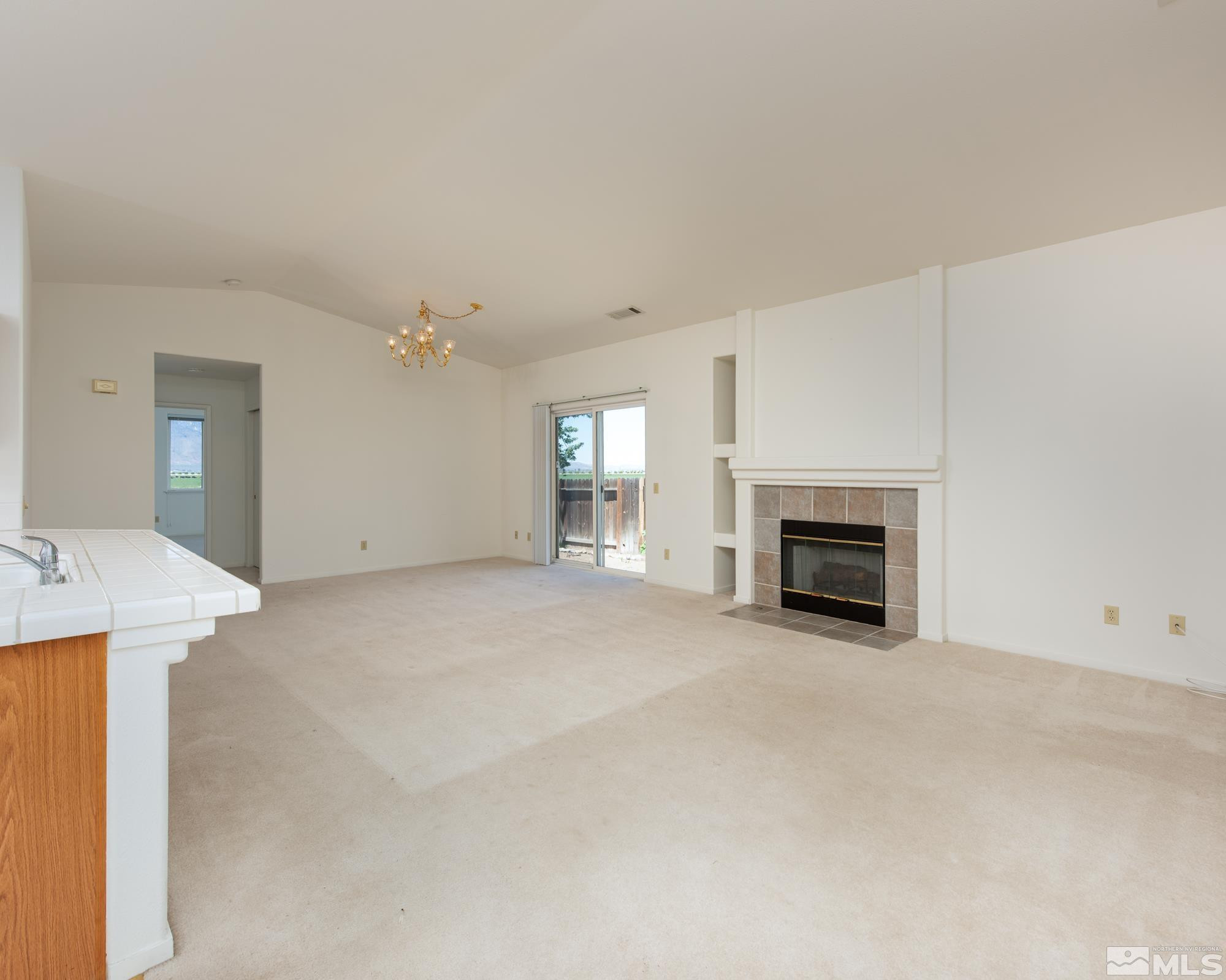 1175 White Oak Loop Minden, NV 89423 - Photo 7 of 27 Photo 7