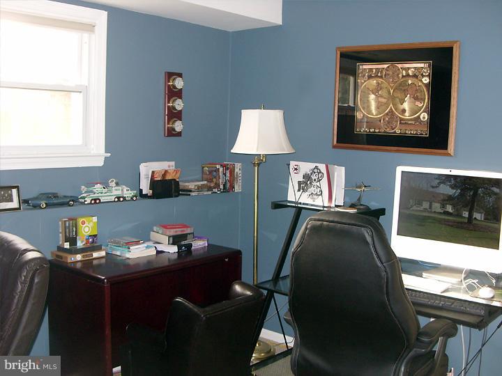 835 Chatfield Road Warrington, PA 18976 - Photo 13 of 20 Gallery Image 13