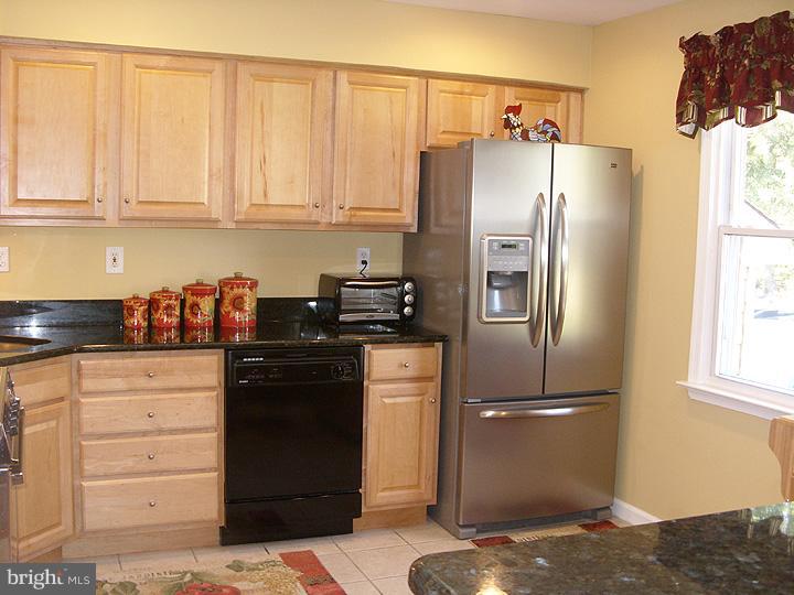 835 Chatfield Road Warrington, PA 18976 - Photo 4 of 20 Gallery Image 4