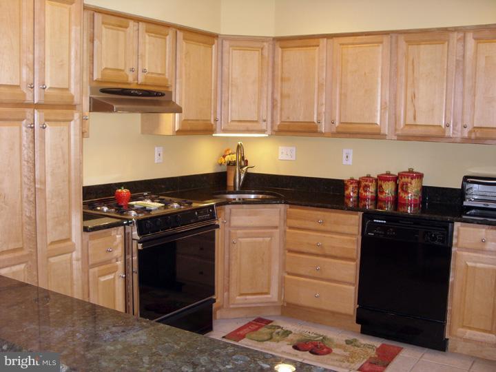 835 Chatfield Road Warrington, PA 18976 - Photo 5 of 20 Gallery Image 5