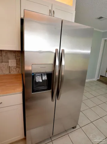 a close up view of washer and dryer