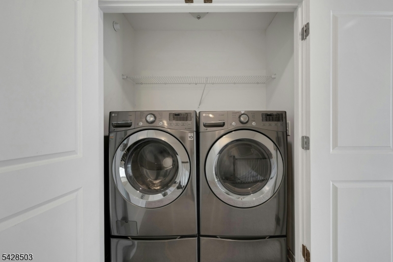 1808 Devon Lane Rockaway, NJ 07866 - Photo 28 of 35 a utility room with dryer and washer