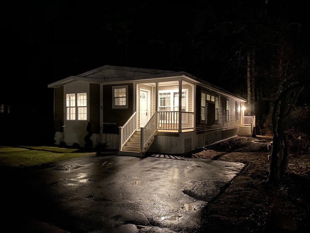 7 Roosevelt Ridge Carver, MA 02330 - Photo 2 of 38 Gallery Image 2