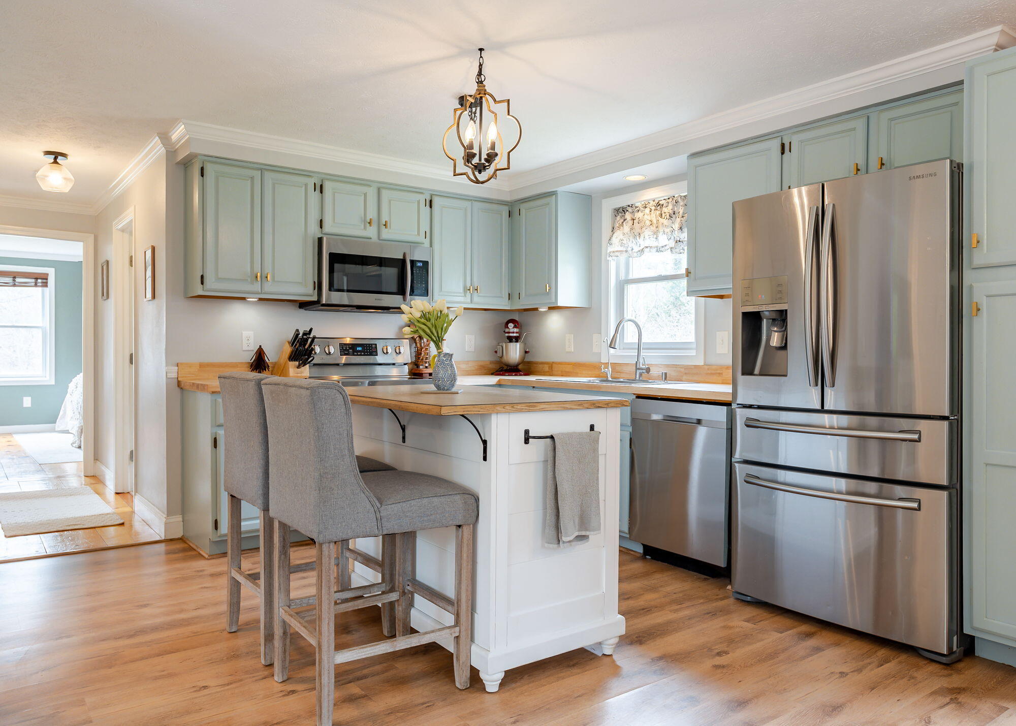 17 Christopher Road Gorham, ME 04038 - Photo 2 of 40 Freshly Painted Kitchen