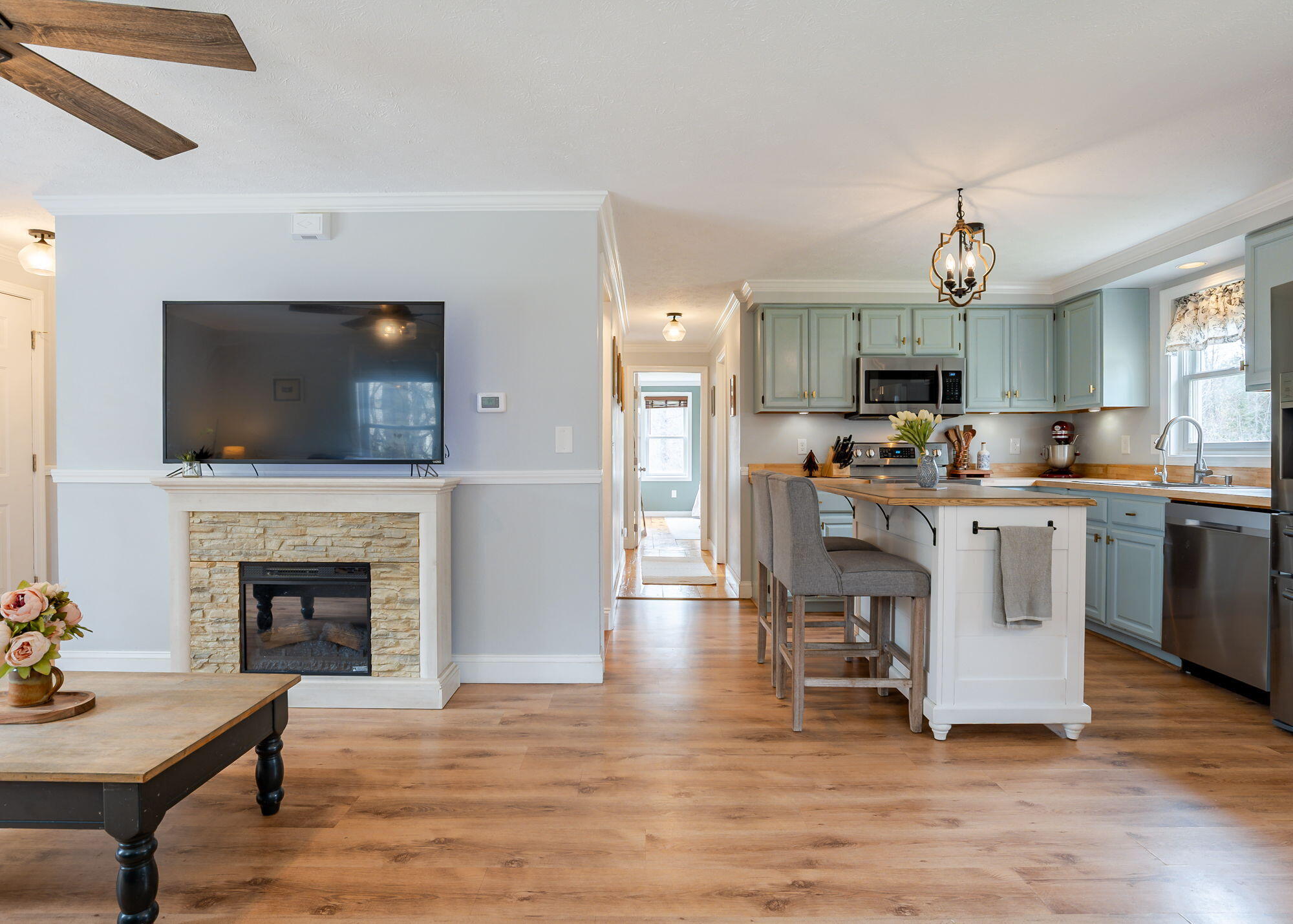 17 Christopher Road Gorham, ME 04038 - Photo 3 of 40 1 Floor Living