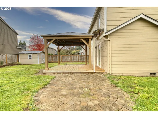 a view of a house with a outdoor space