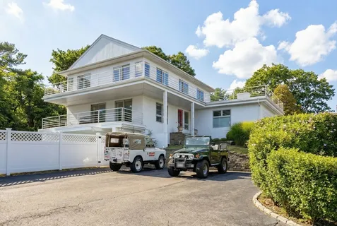 $2,900,000 | 44 Seabury Point Road, Duxbury, MA 02332